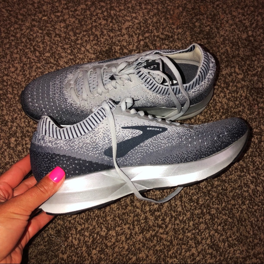 Brooks levitate 2 running shoes